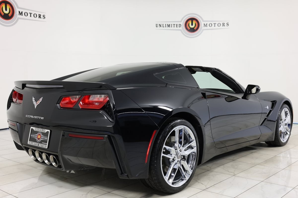 2015 Chevrolet Corvette Stingray 1LT photo 3