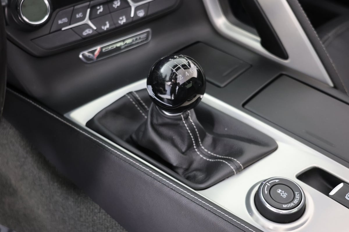 2015 Chevrolet Corvette Stingray 1LT photo 6