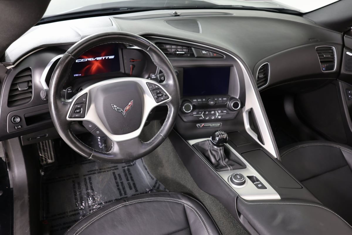 2015 Chevrolet Corvette Stingray 1LT photo 15