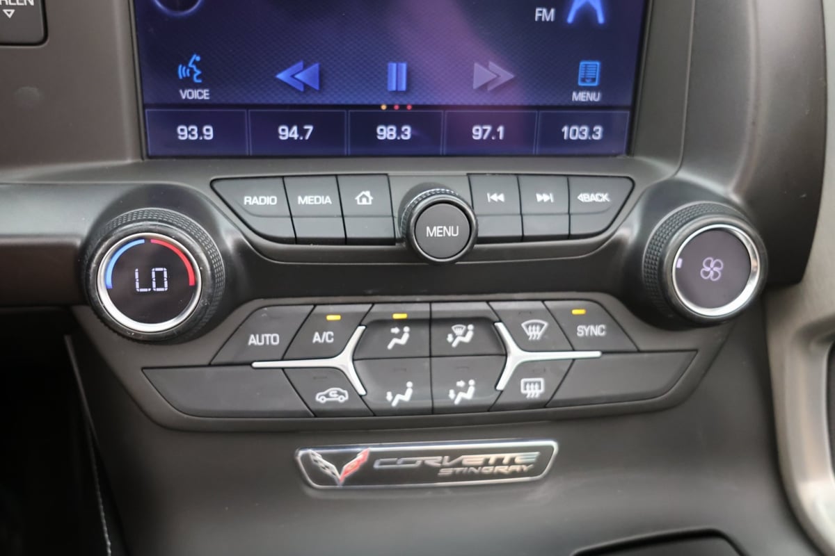 2015 Chevrolet Corvette Stingray 1LT photo 22