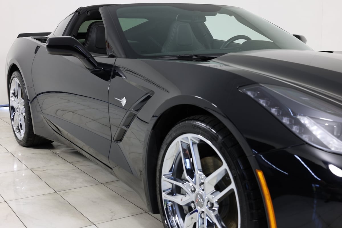 2015 Chevrolet Corvette Stingray 1LT photo 38