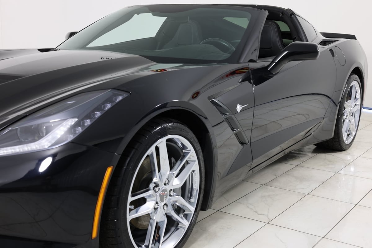 2015 Chevrolet Corvette Stingray 1LT photo 44