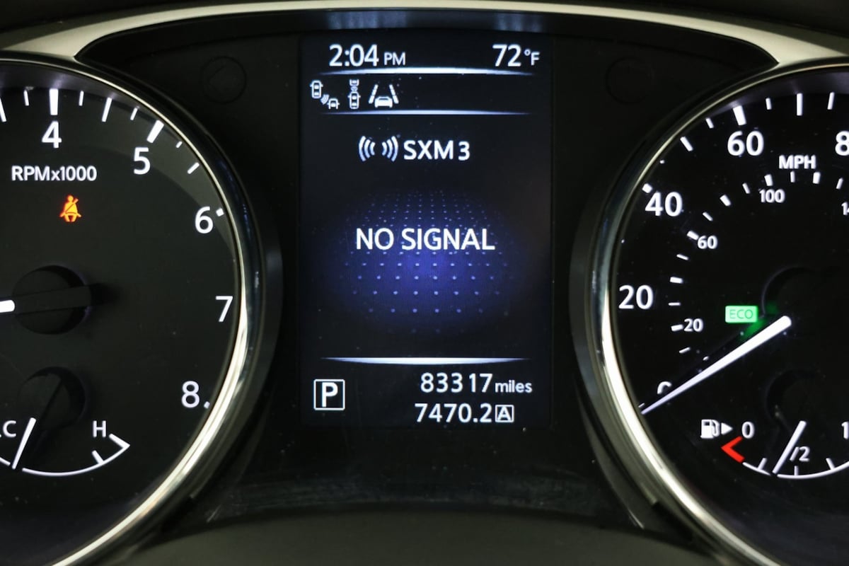 2015 Nissan Rogue SL photo 9