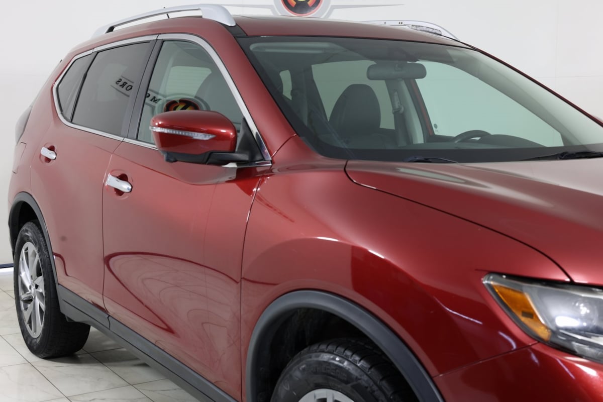 2015 Nissan Rogue SL photo 32