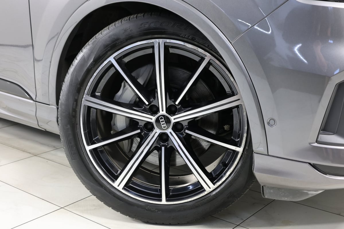 2022 Audi Q7 Prestige photo 13