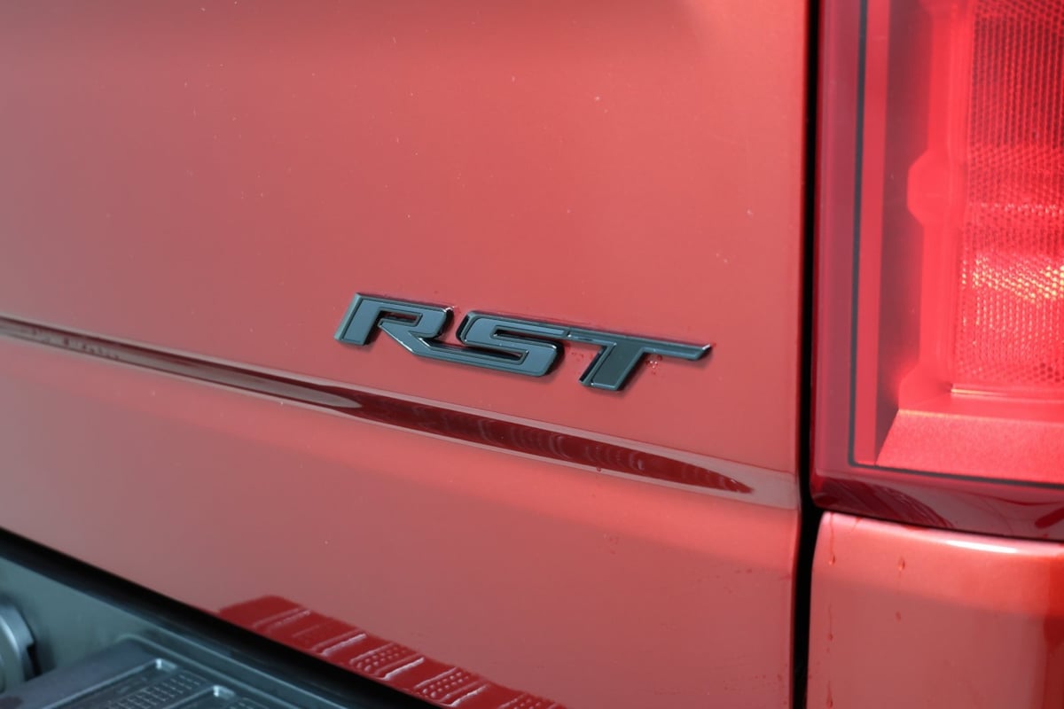 2024 Chevrolet Silverado 1500 RST photo 12