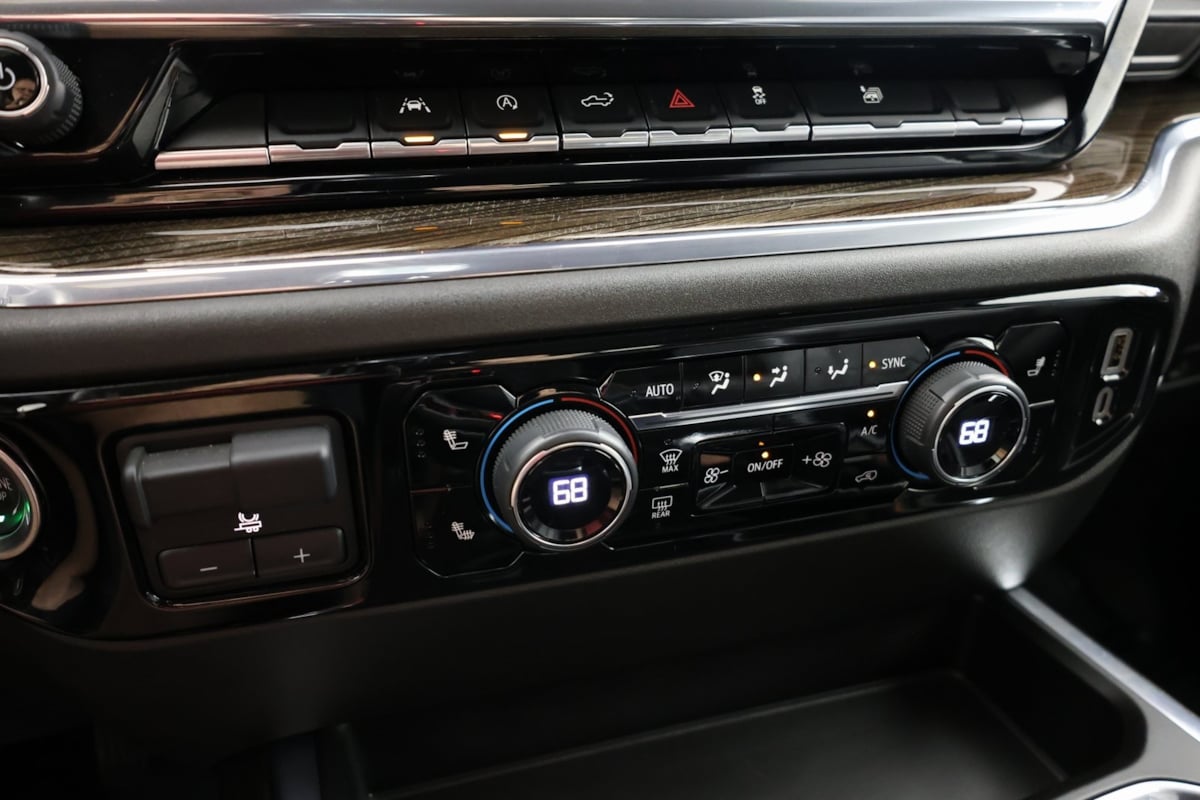 2024 Chevrolet Silverado 1500 RST photo 22
