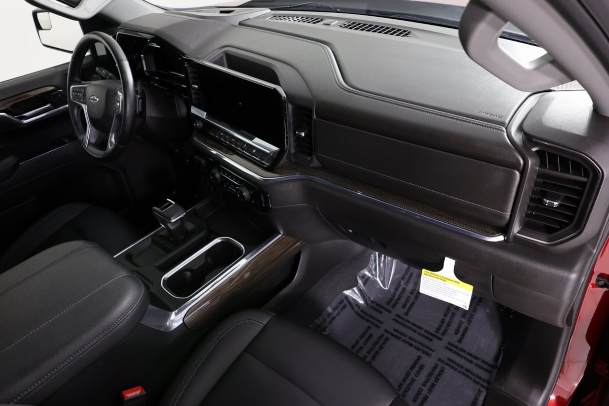 2024 Chevrolet Silverado 1500 RST photo 23