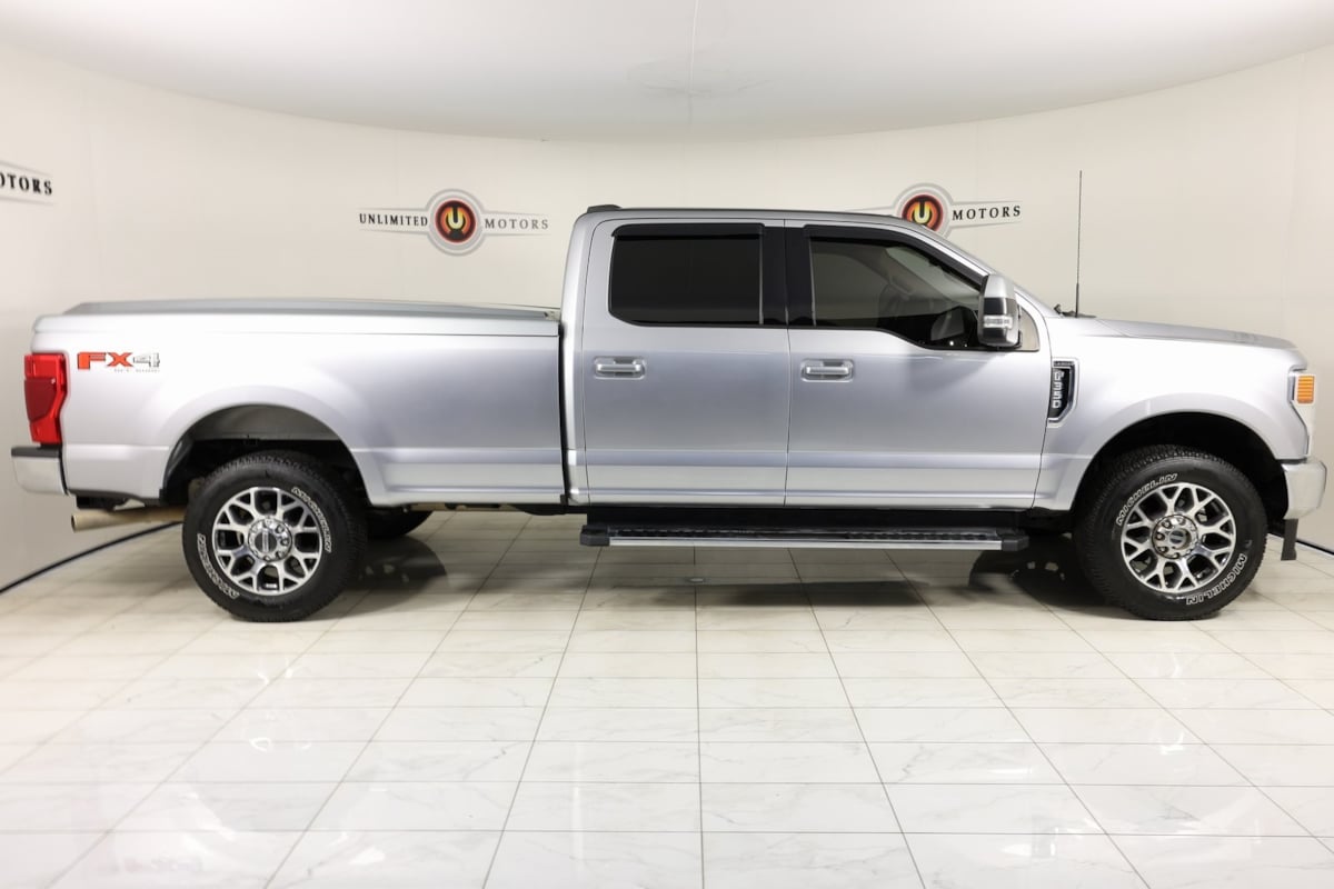 2022 Ford F-350 Lariat photo 2