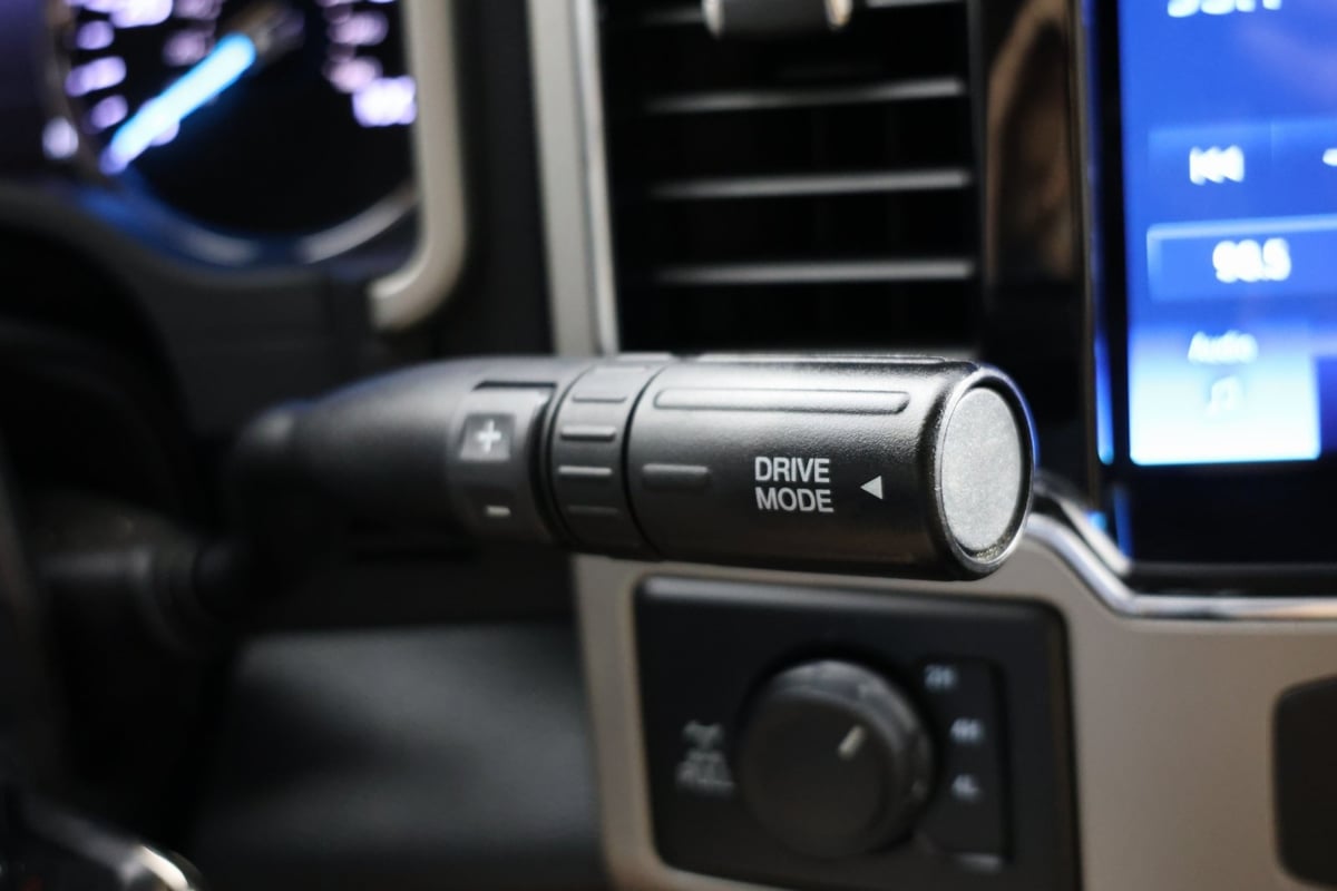 2022 Ford F-350 Lariat photo 6