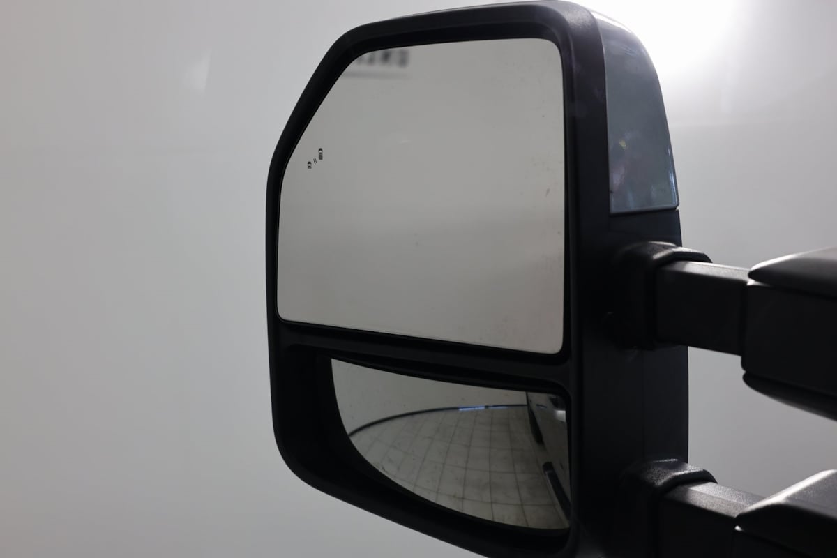 2022 Ford F-350 Lariat photo 17