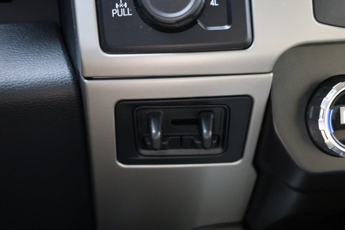 2022 Ford F-350 Lariat photo 26