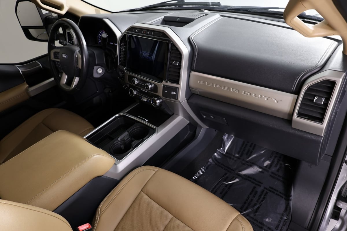 2022 Ford F-350 Lariat photo 28