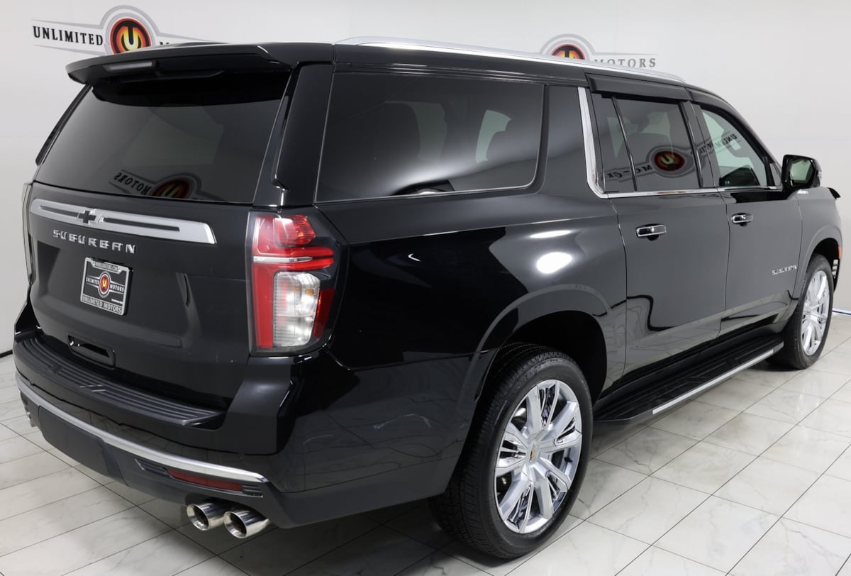 2021 Chevrolet Suburban High Country photo 2
