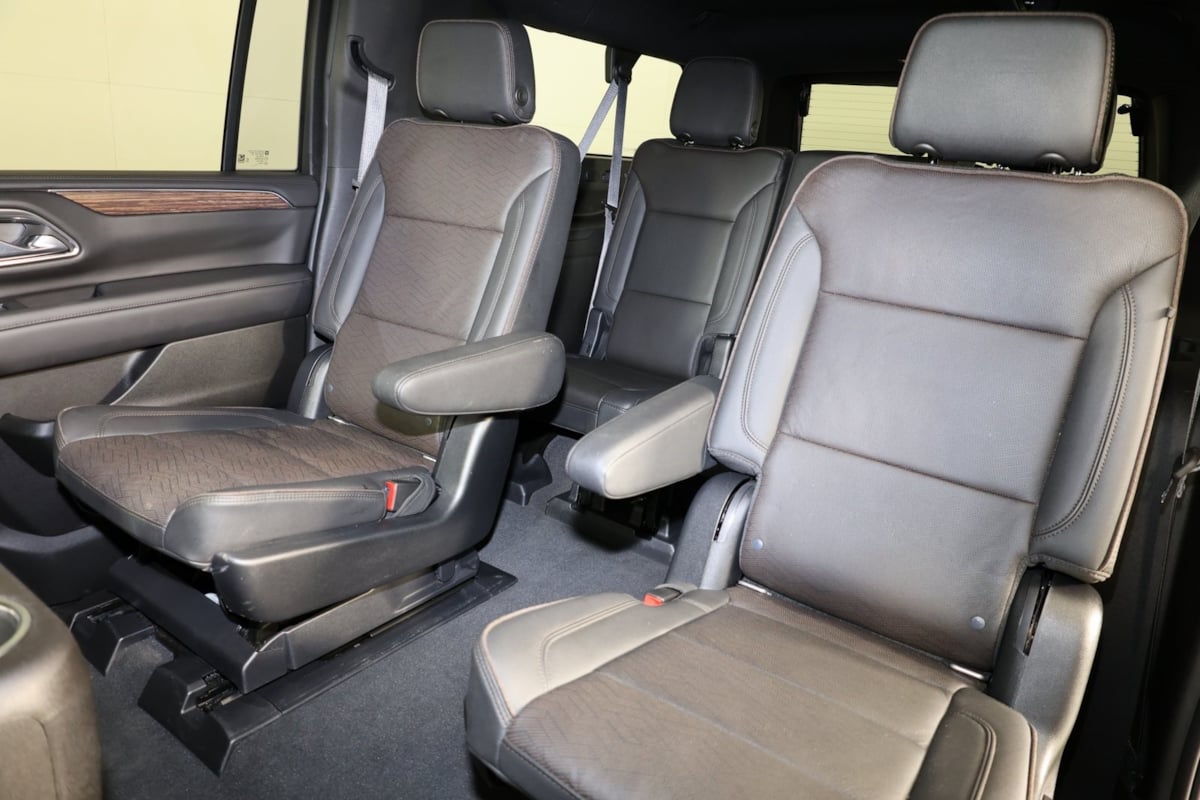 2021 Chevrolet Suburban High Country photo 9