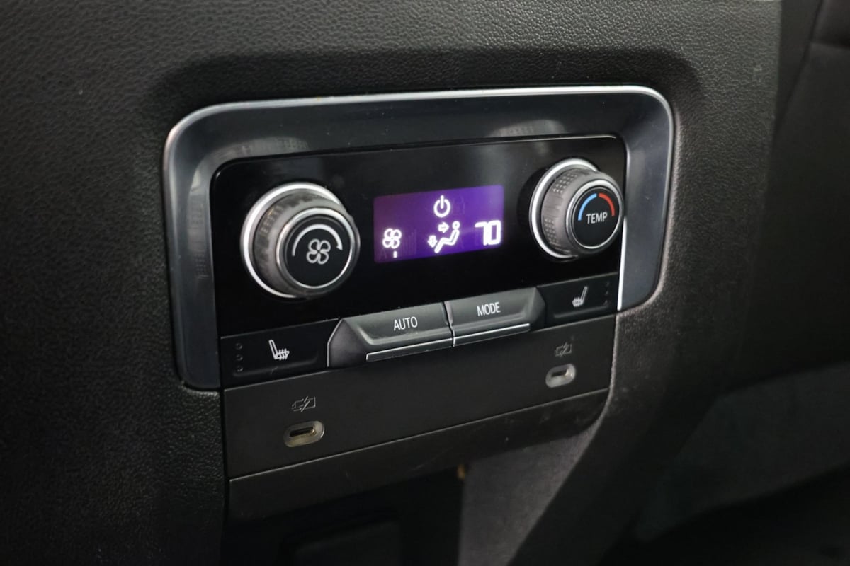 2021 Chevrolet Suburban High Country photo 28