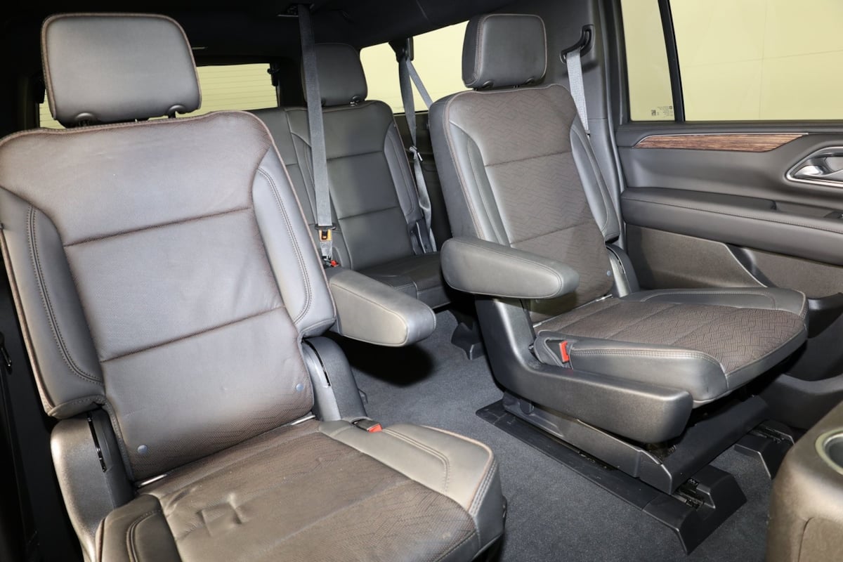 2021 Chevrolet Suburban High Country photo 31