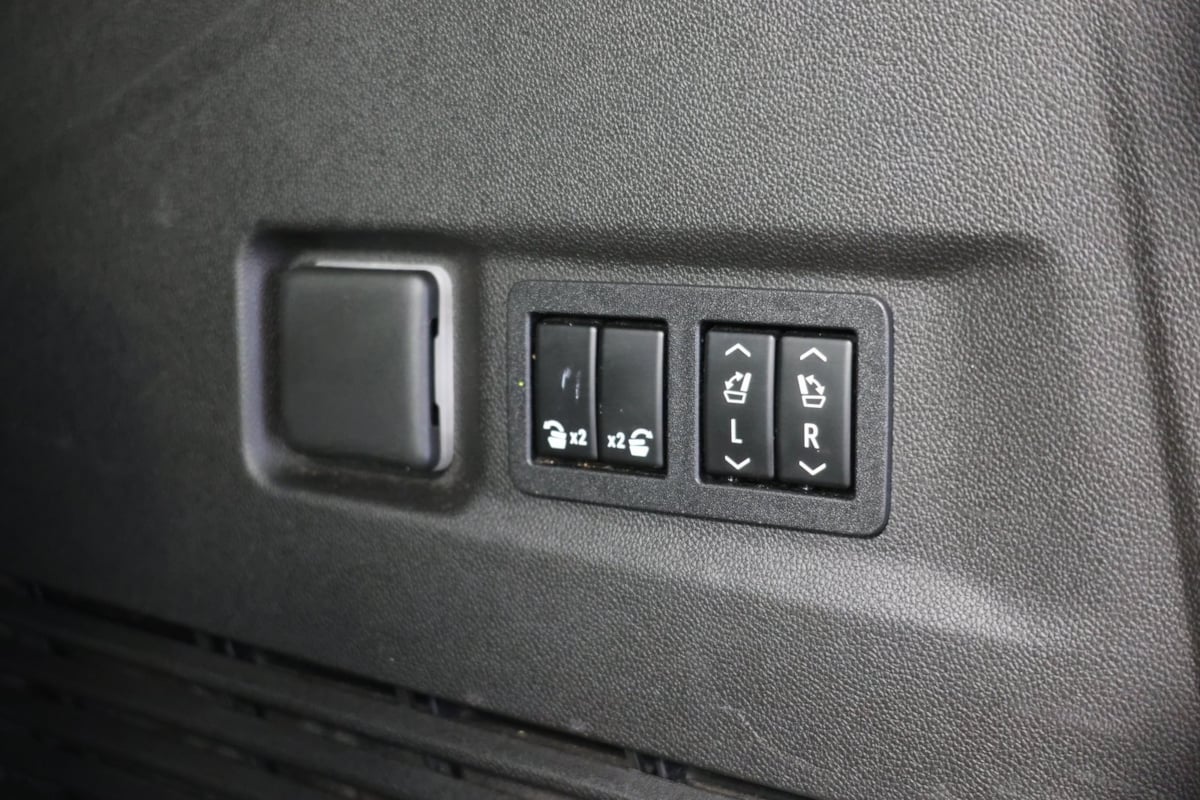 2021 Chevrolet Suburban High Country photo 42