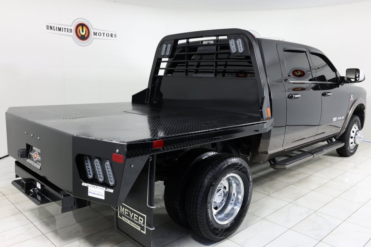 2022 Ram 3500 Longhorn photo 3