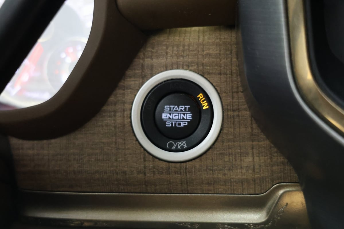 2022 Ram 3500 Longhorn photo 18