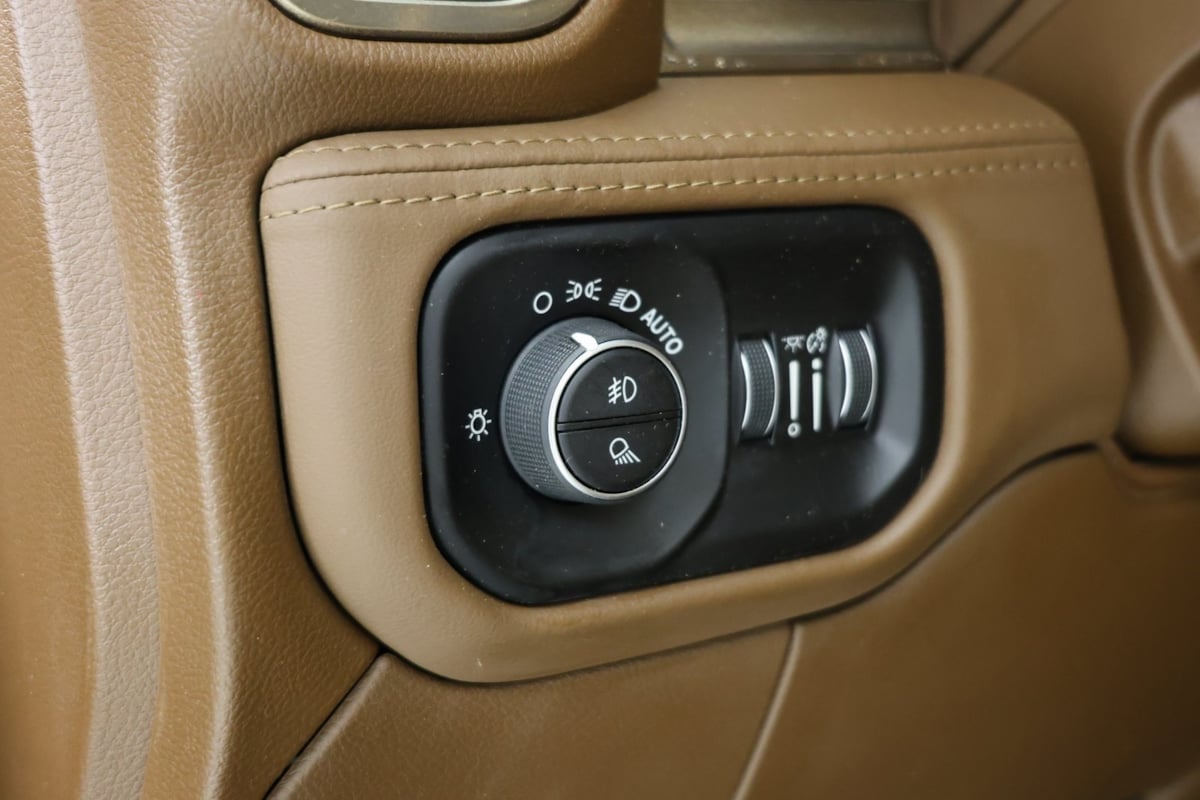 2022 Ram 3500 Longhorn photo 21