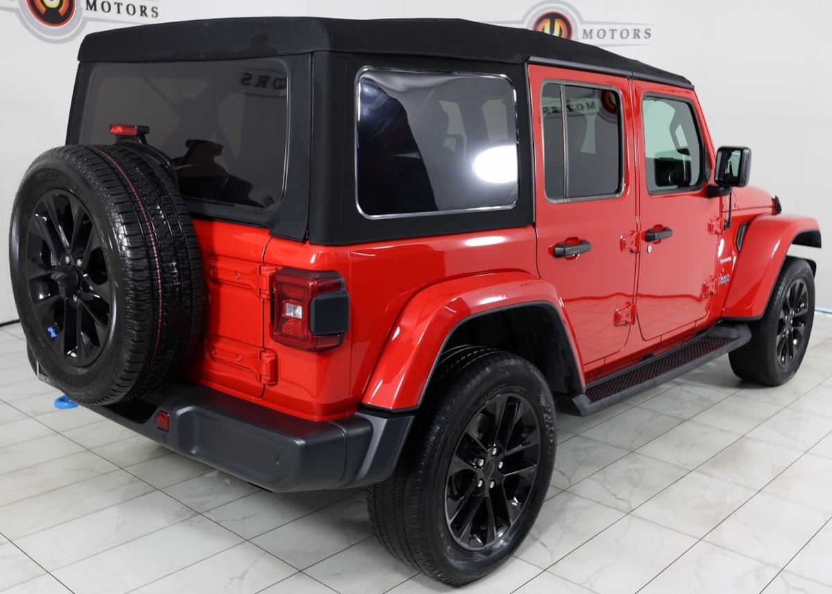 2022 Jeep Wrangler 4xe Unlimited Sahara photo 3