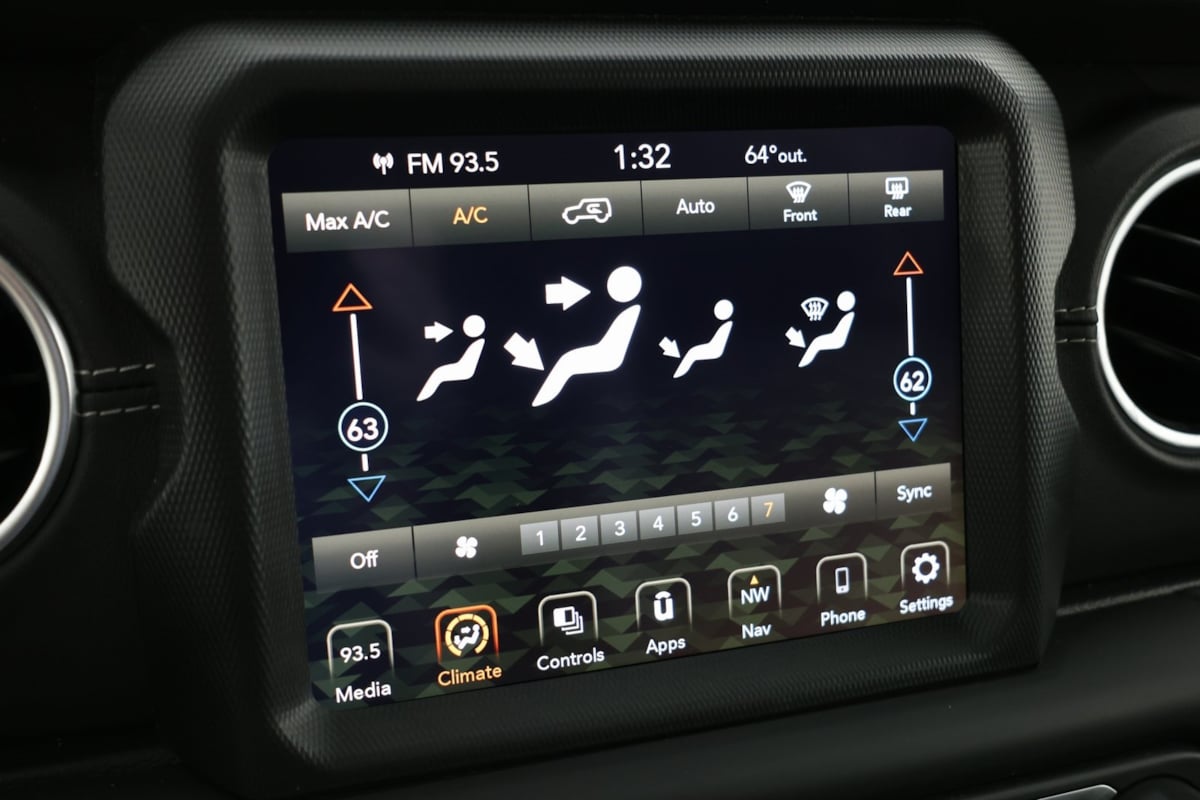 2023 Jeep Wrangler 4xe Sahara photo 25