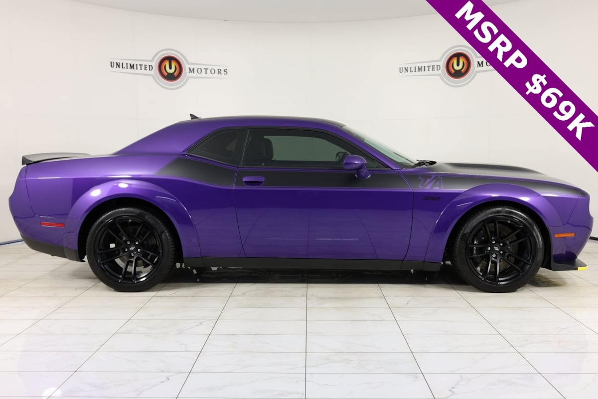 2023 Dodge Challenger R/T Scat Pack Widebody photo 2
