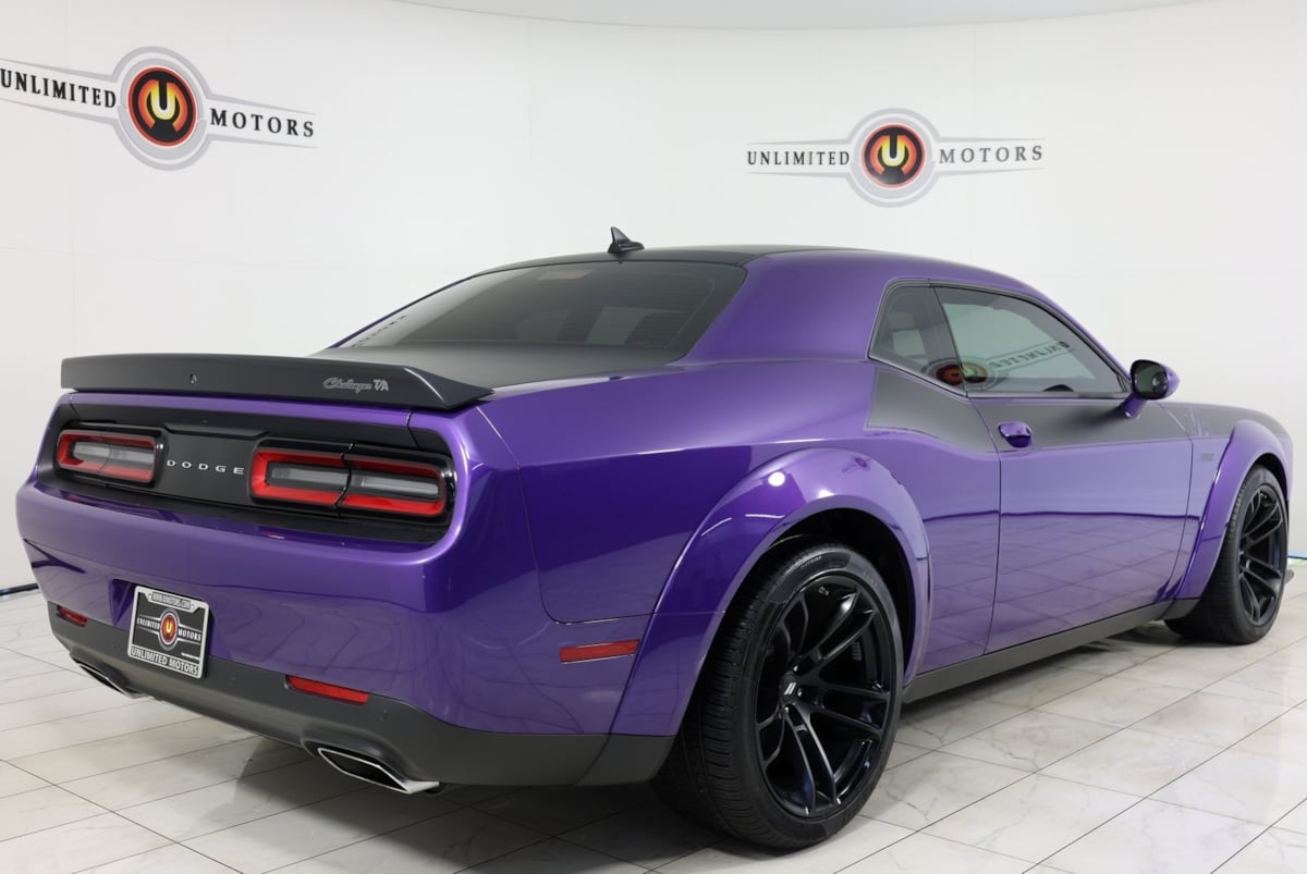 2023 Dodge Challenger R/T Scat Pack Widebody photo 3