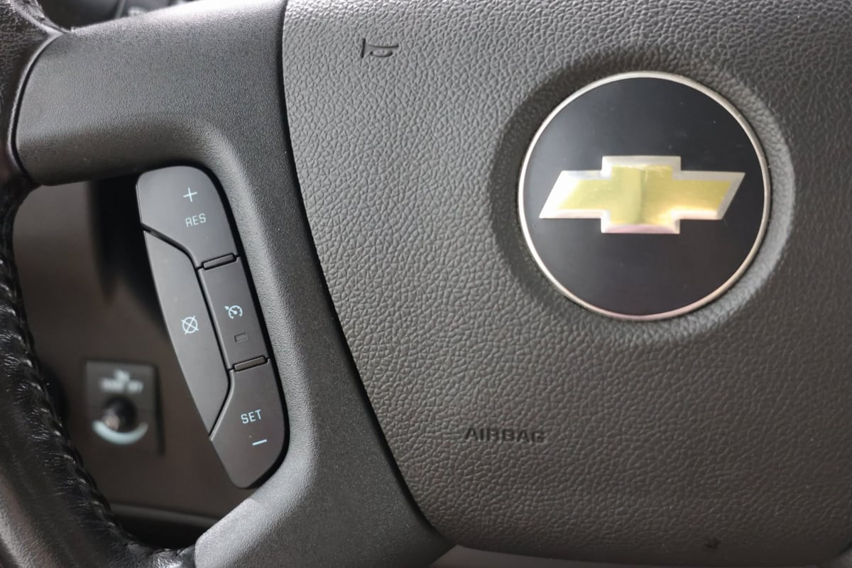 2023 Chevrolet Express Passenger LS photo 18