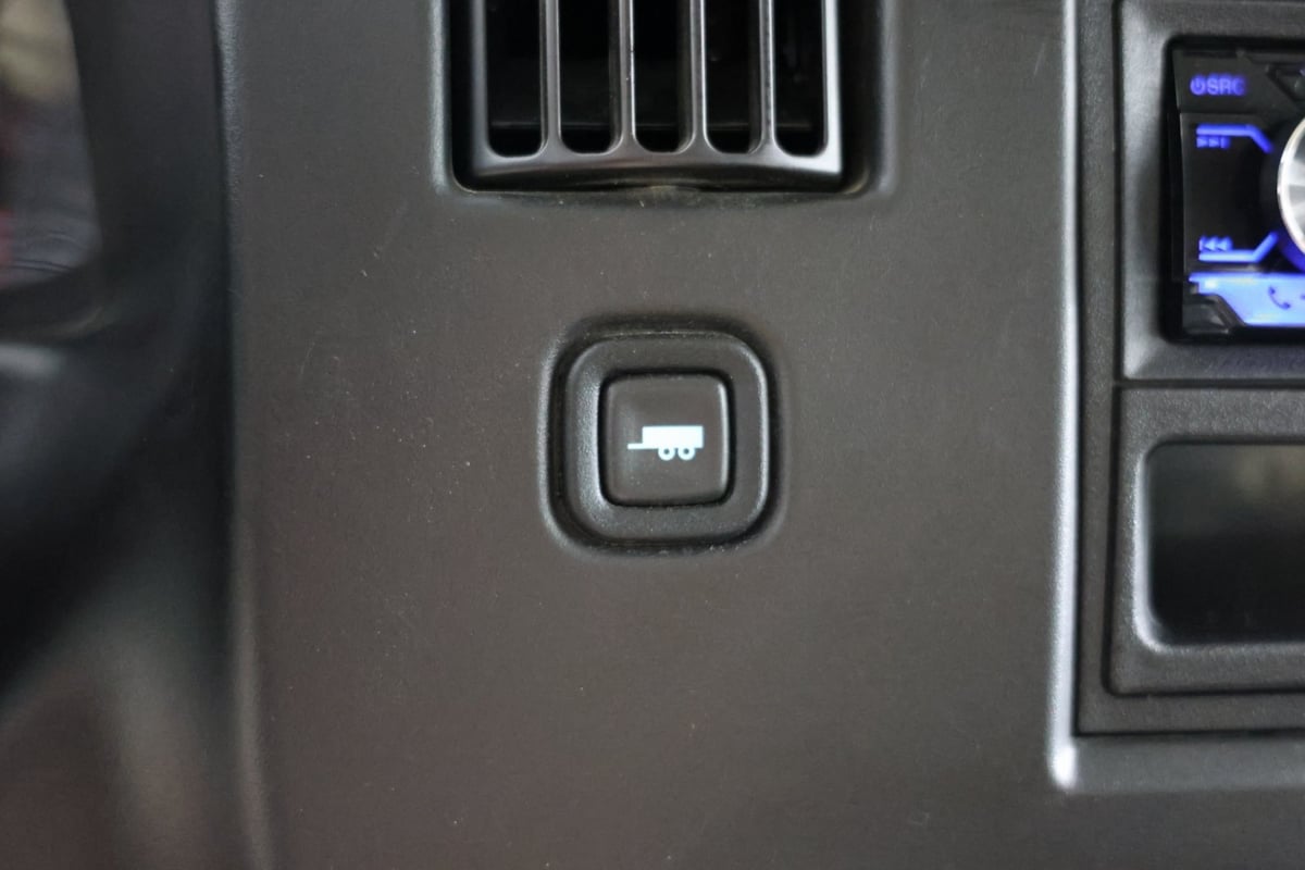 2023 Chevrolet Express Passenger LS photo 20