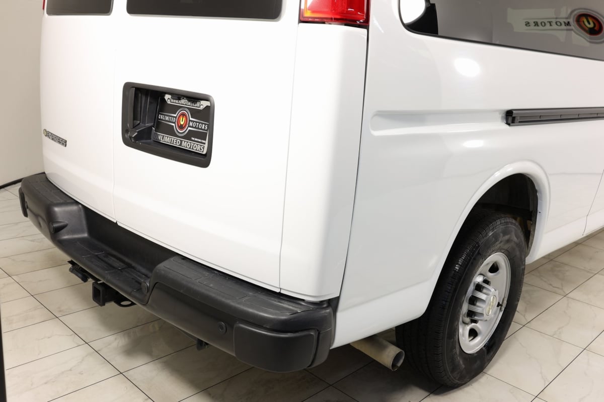 2023 Chevrolet Express Passenger LS photo 30