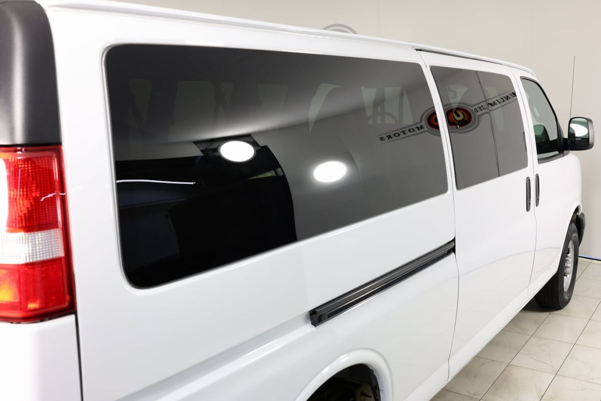 2023 Chevrolet Express Passenger LS photo 31