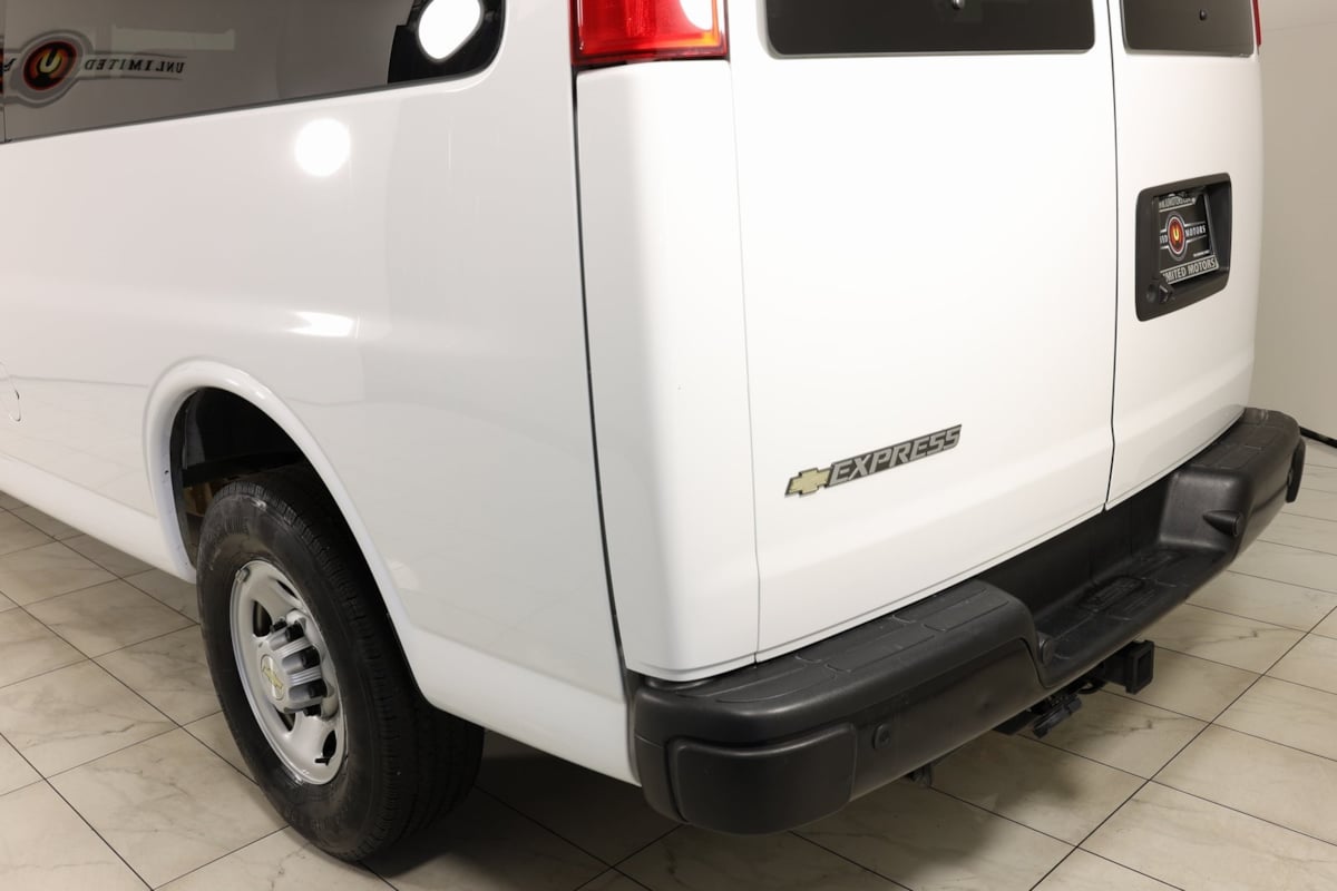 2023 Chevrolet Express Passenger LS photo 32