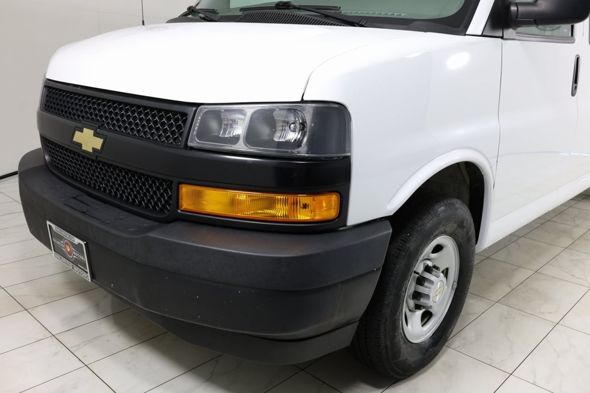 2023 Chevrolet Express Passenger LS photo 33