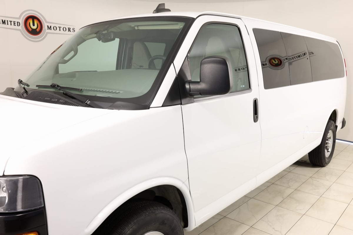 2023 Chevrolet Express Passenger LS photo 34