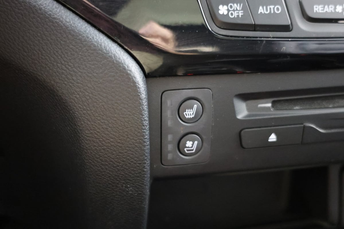 2021 Honda Pilot Black Edition photo 6