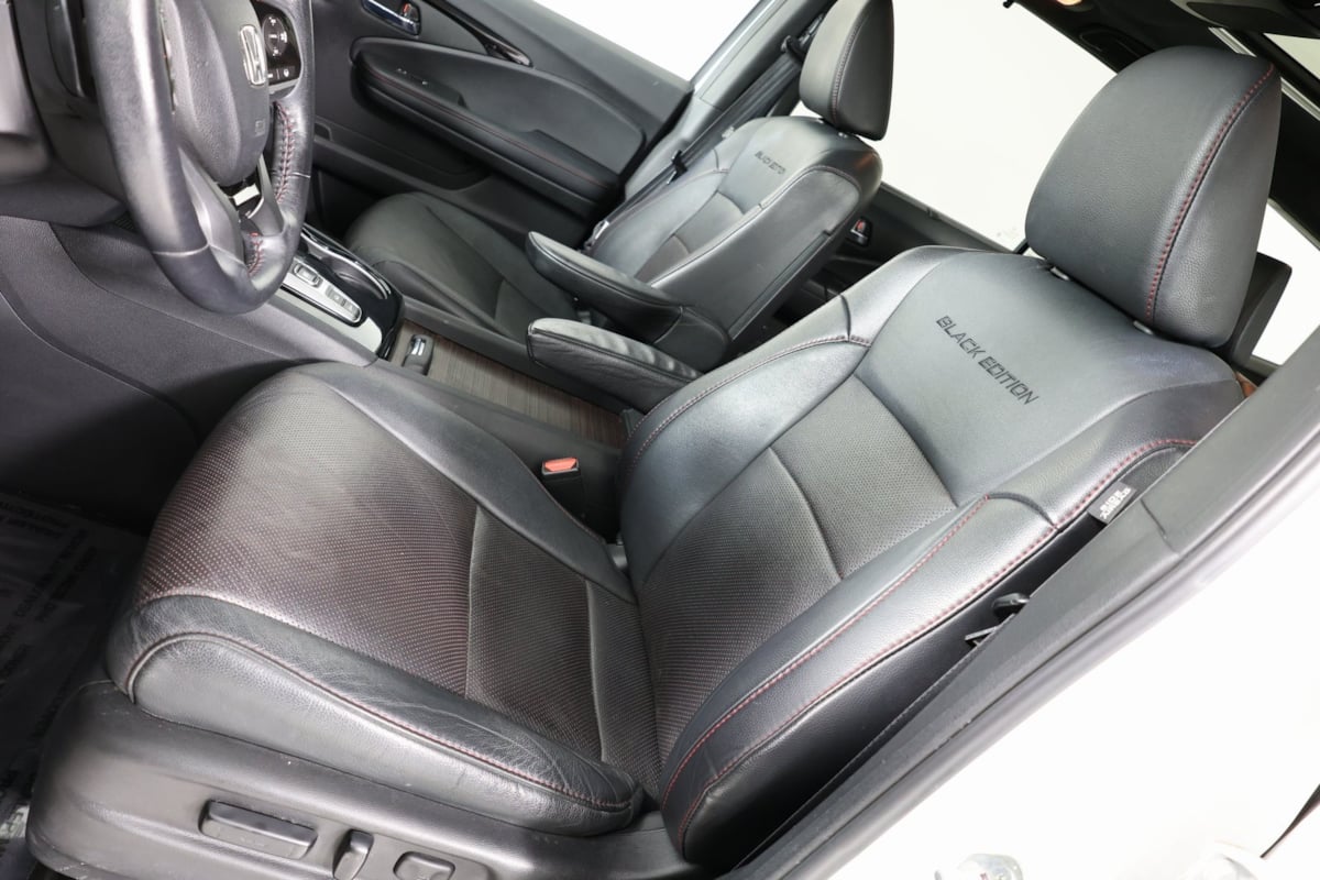 2021 Honda Pilot Black Edition photo 7