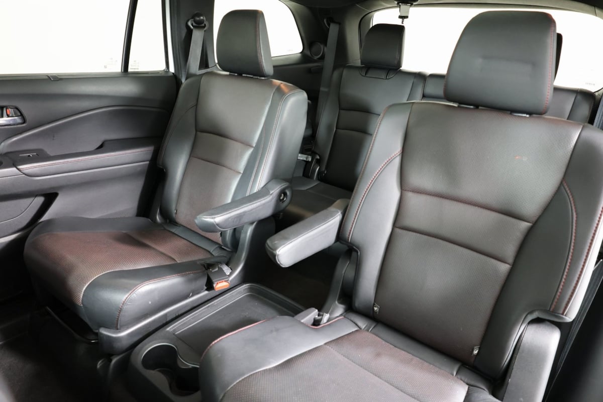 2021 Honda Pilot Black Edition photo 8