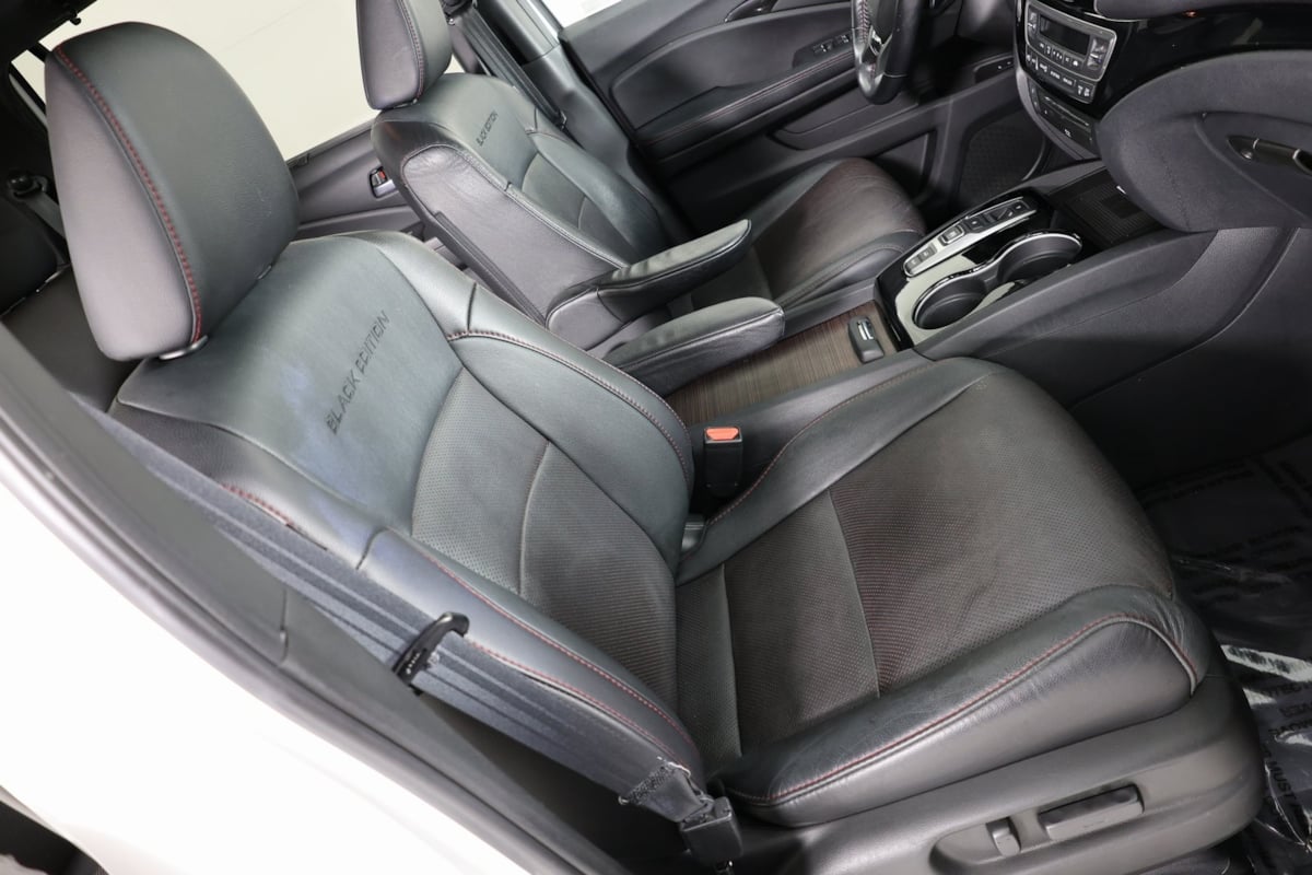 2021 Honda Pilot Black Edition photo 36