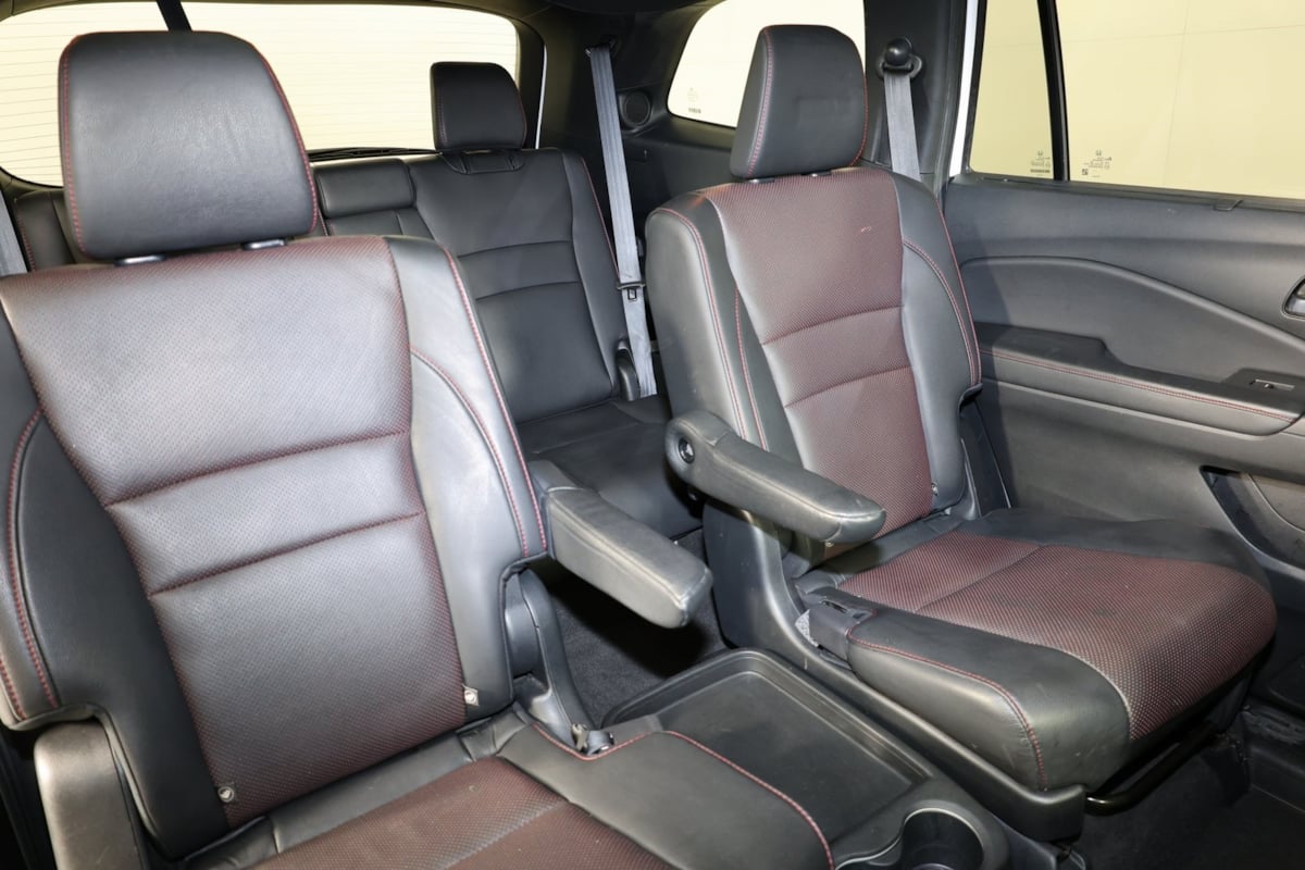 2021 Honda Pilot Black Edition photo 38
