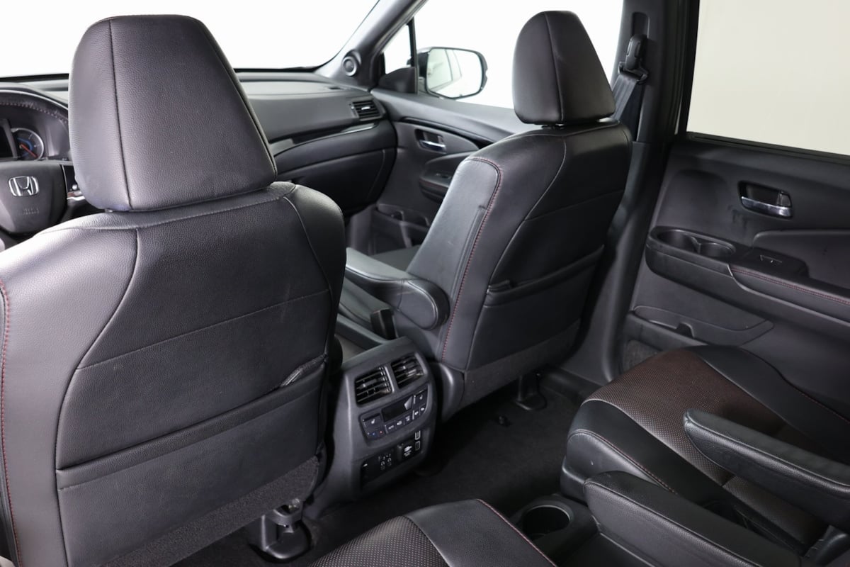 2021 Honda Pilot Black Edition photo 46