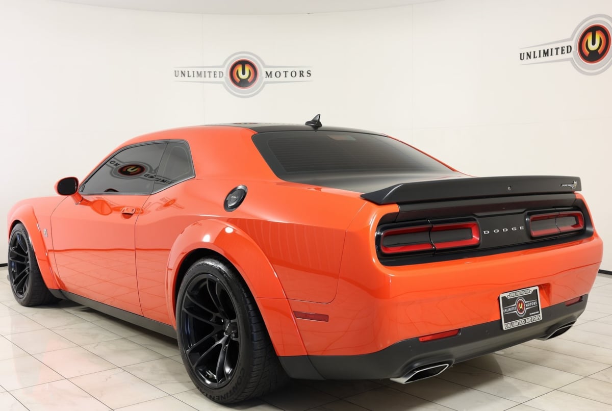 2021 Dodge Challenger R/T Scat Pack Widebody photo 4