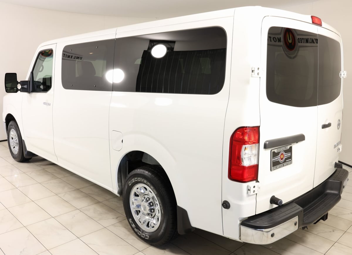 2021 Nissan NV3500 photo 2