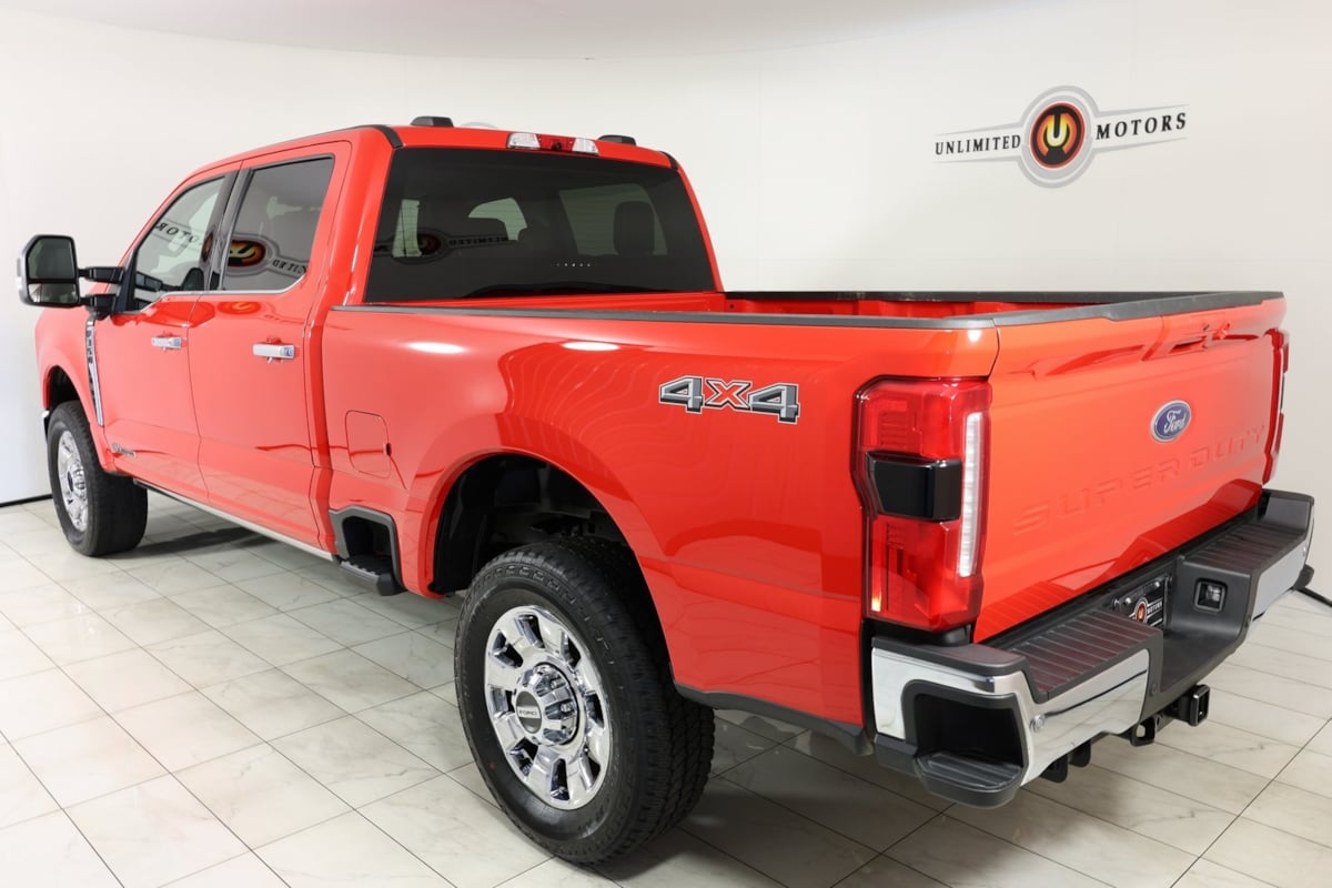 2025 Ford F-350 Lariat photo 4