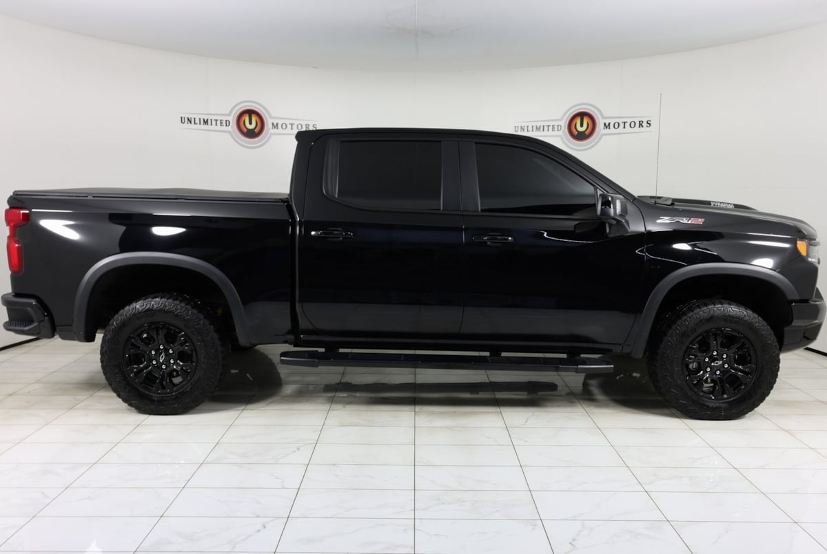 2024 Chevrolet Silverado 1500 ZR2 photo 2