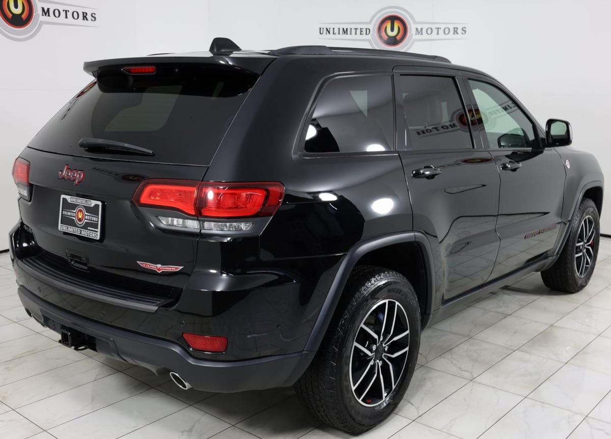 2021 Jeep Grand Cherokee Trailhawk photo 2