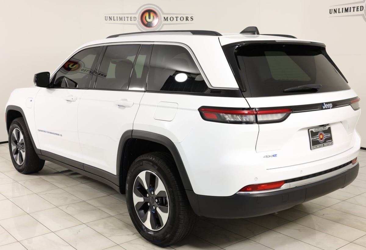 2023 Jeep Cherokee 4xe photo 4