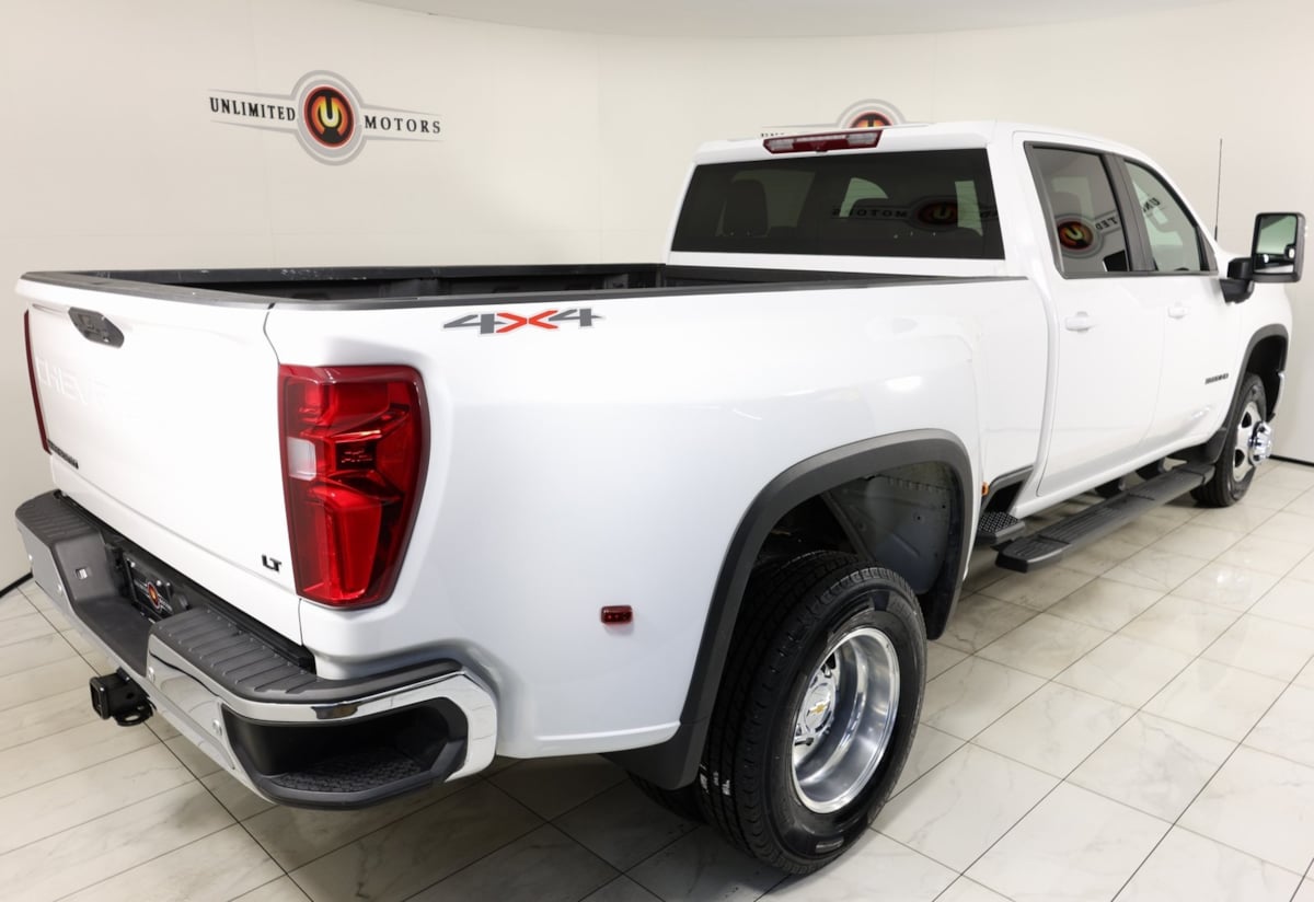 2024 Chevrolet Silverado 3500HD LT photo 3
