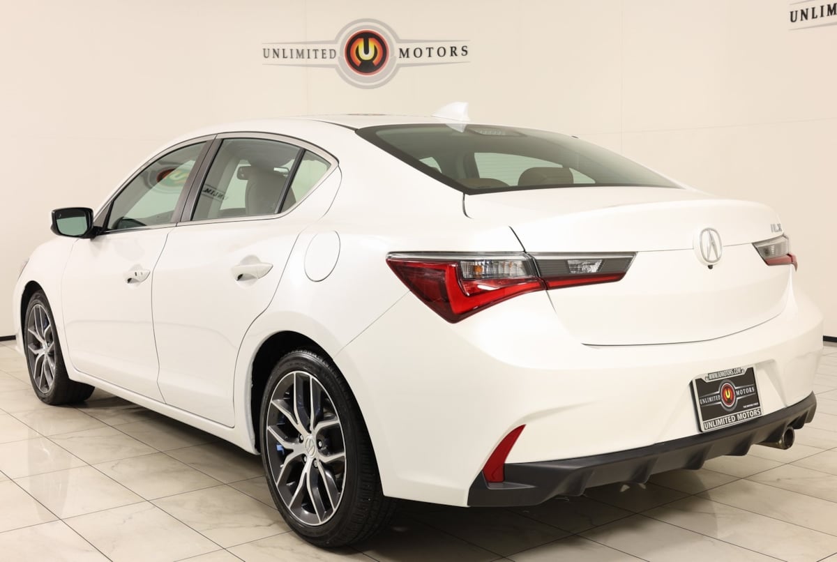 2022 Acura ILX Premium photo 4